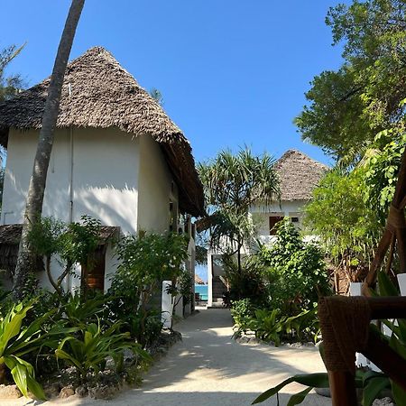 Helwas Zanzibar Beach Hotel Bwejuu Esterno foto
