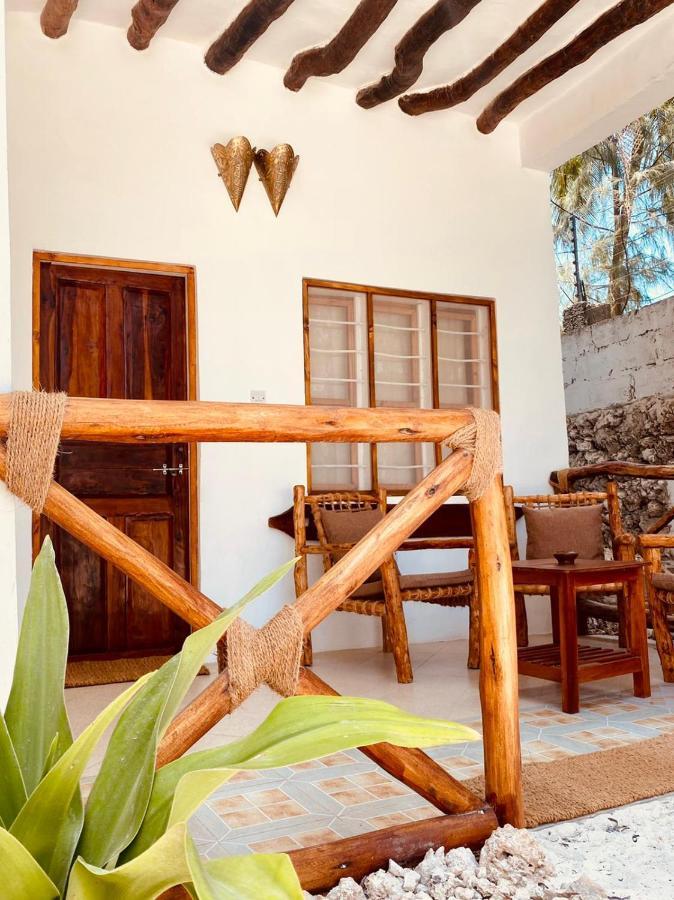 Helwas Zanzibar Beach Hotel Bwejuu Esterno foto