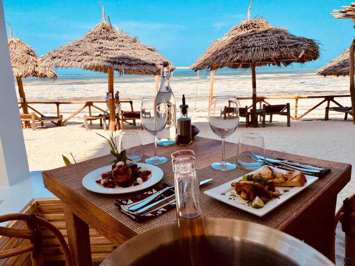 Helwas Zanzibar Beach Hotel Bwejuu Esterno foto