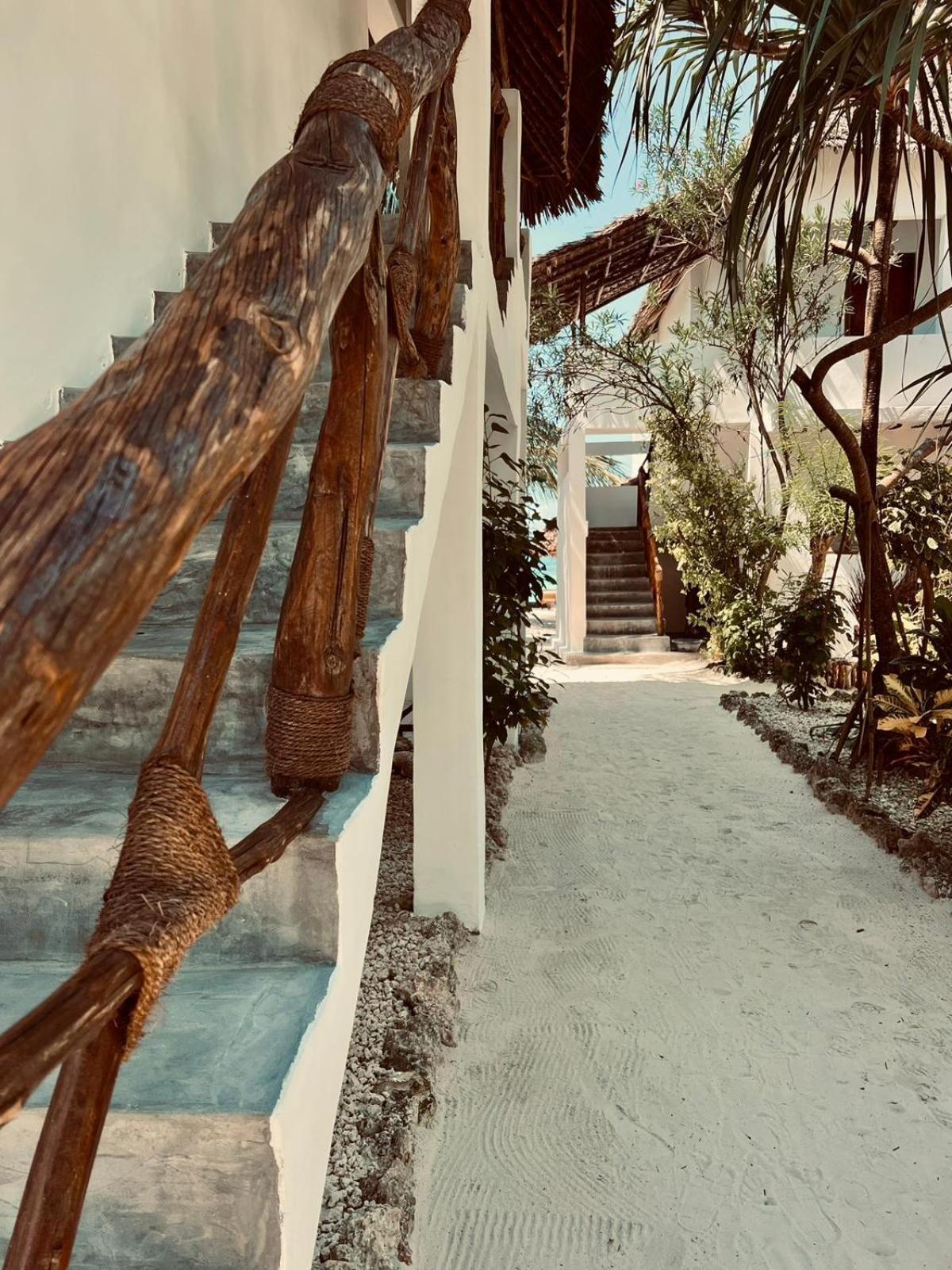 Helwas Zanzibar Beach Hotel Bwejuu Esterno foto