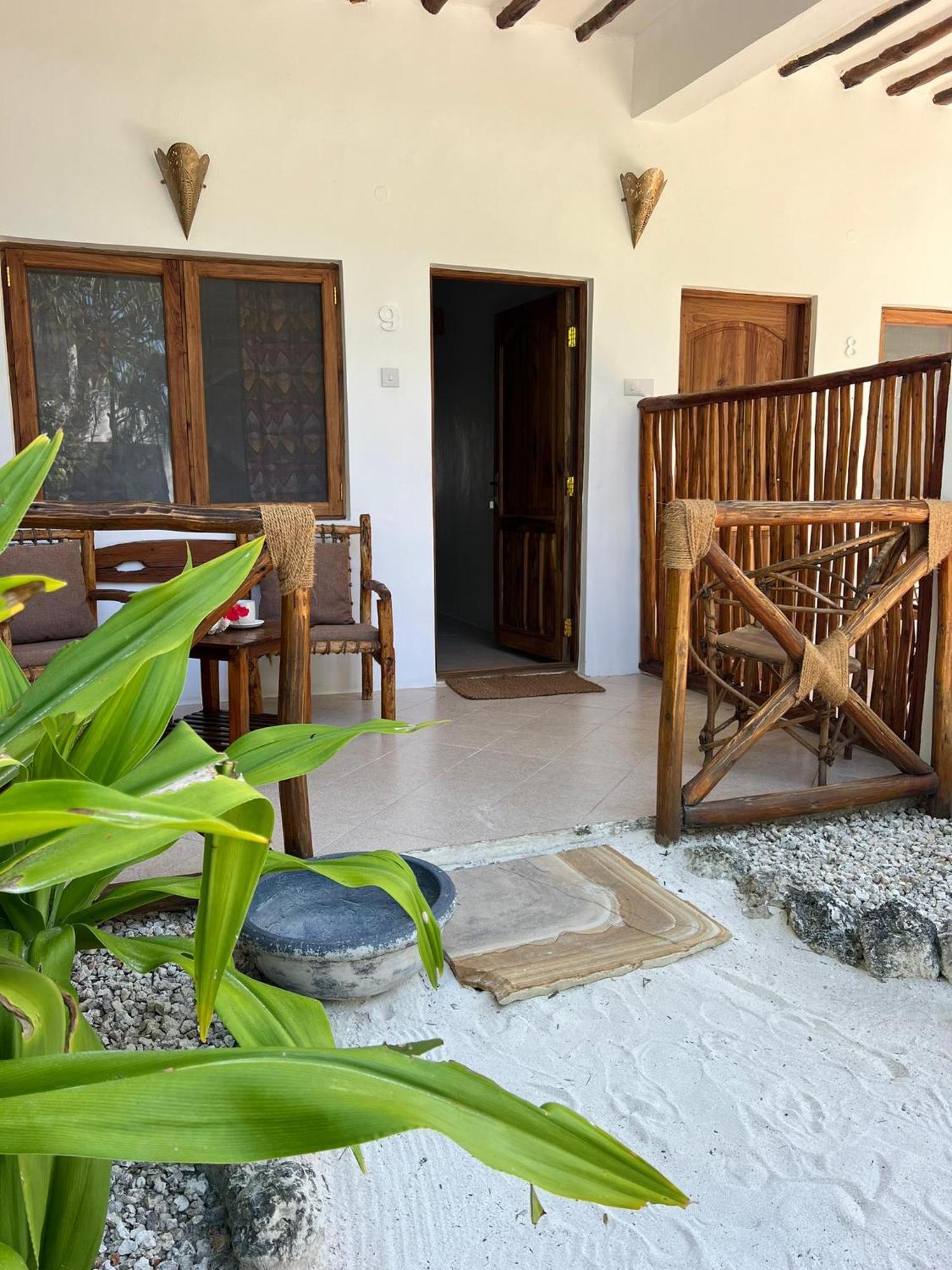 Helwas Zanzibar Beach Hotel Bwejuu Esterno foto