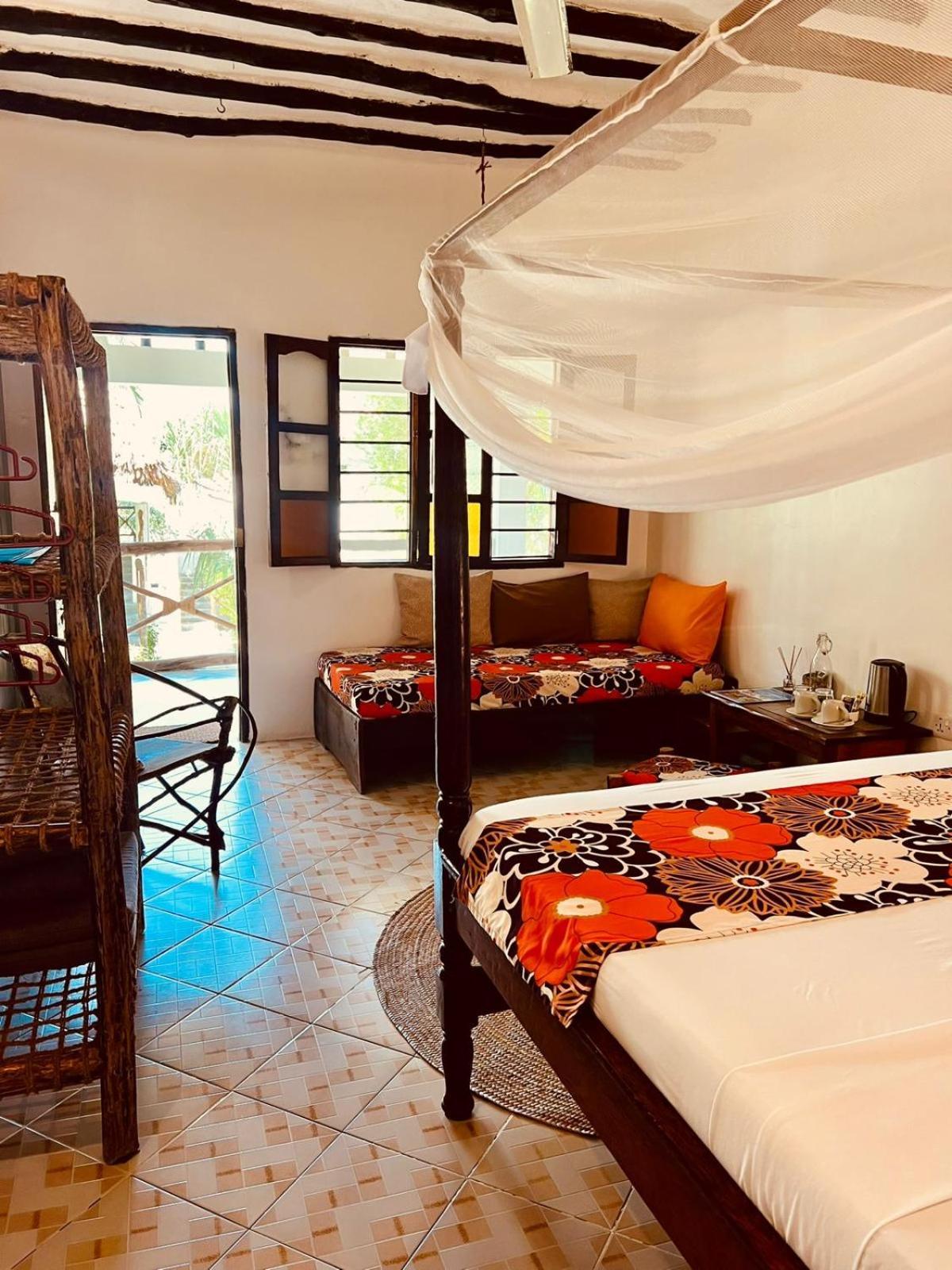 Helwas Zanzibar Beach Hotel Bwejuu Esterno foto