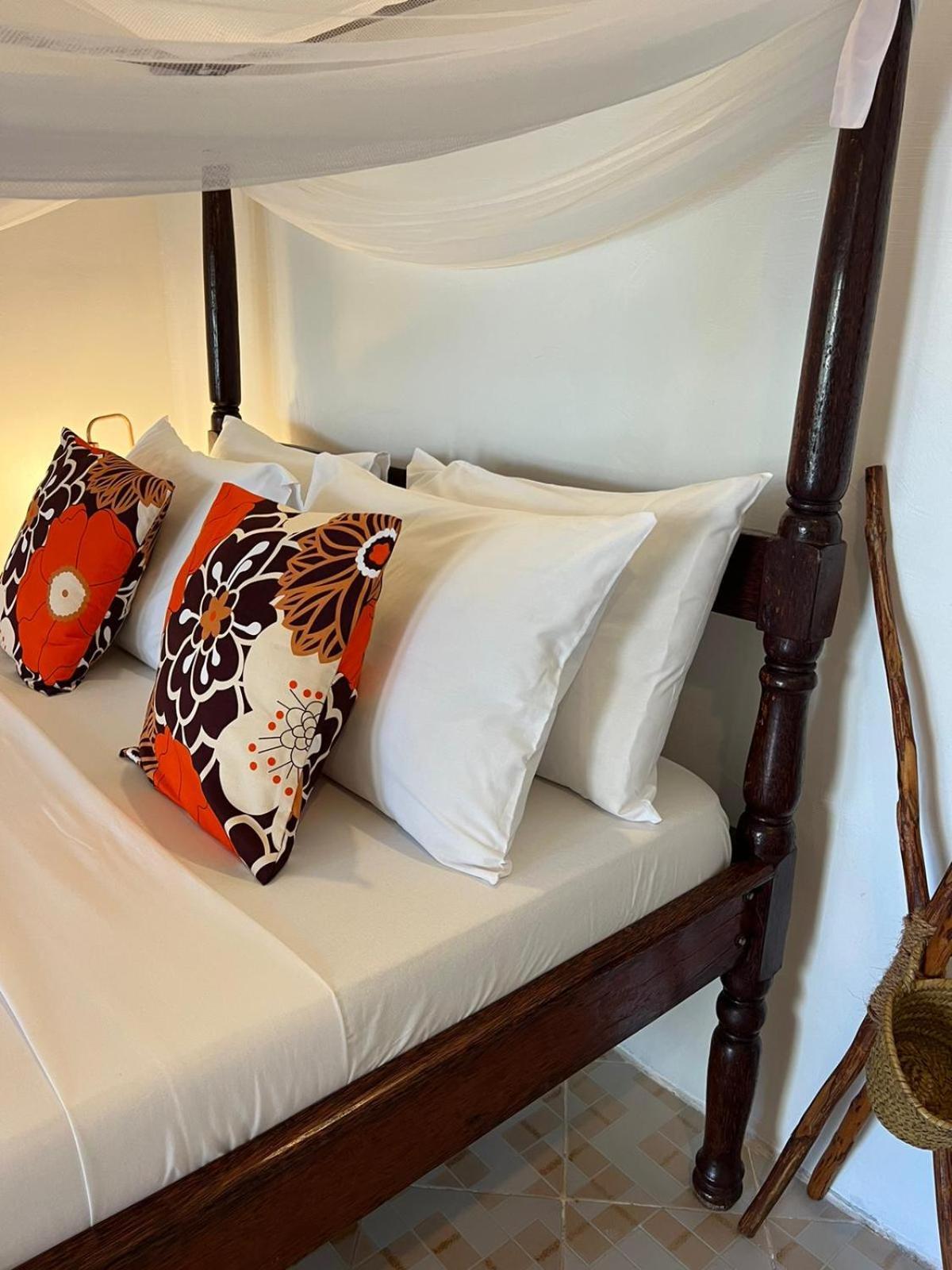 Helwas Zanzibar Beach Hotel Bwejuu Esterno foto