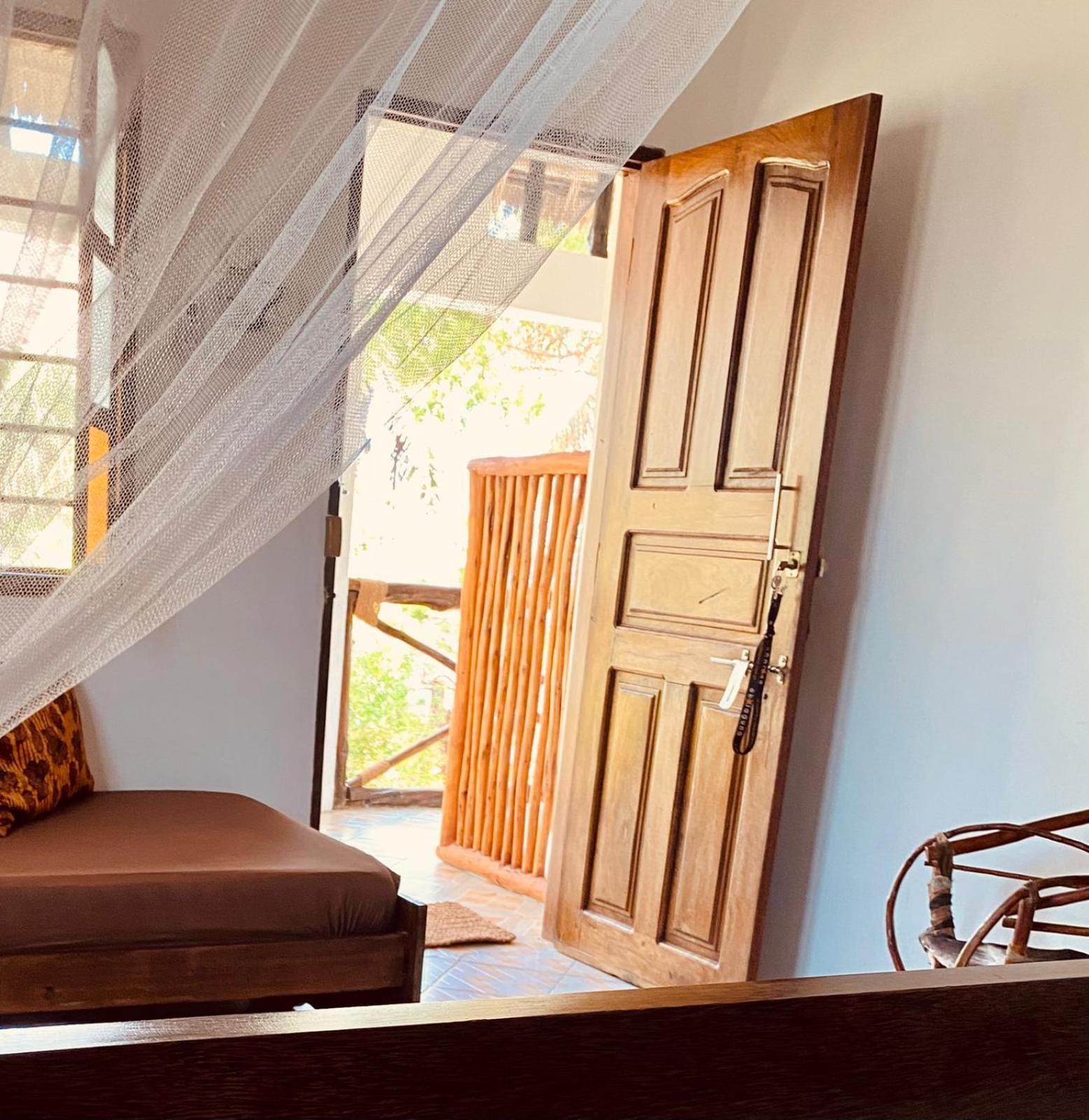 Helwas Zanzibar Beach Hotel Bwejuu Esterno foto