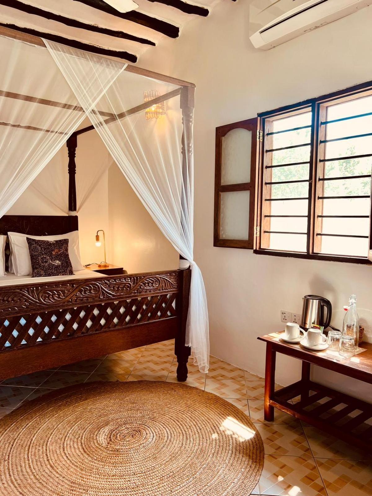 Helwas Zanzibar Beach Hotel Bwejuu Esterno foto
