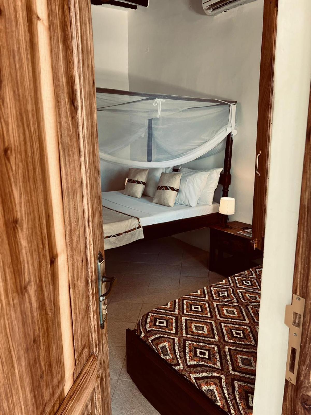 Helwas Zanzibar Beach Hotel Bwejuu Esterno foto
