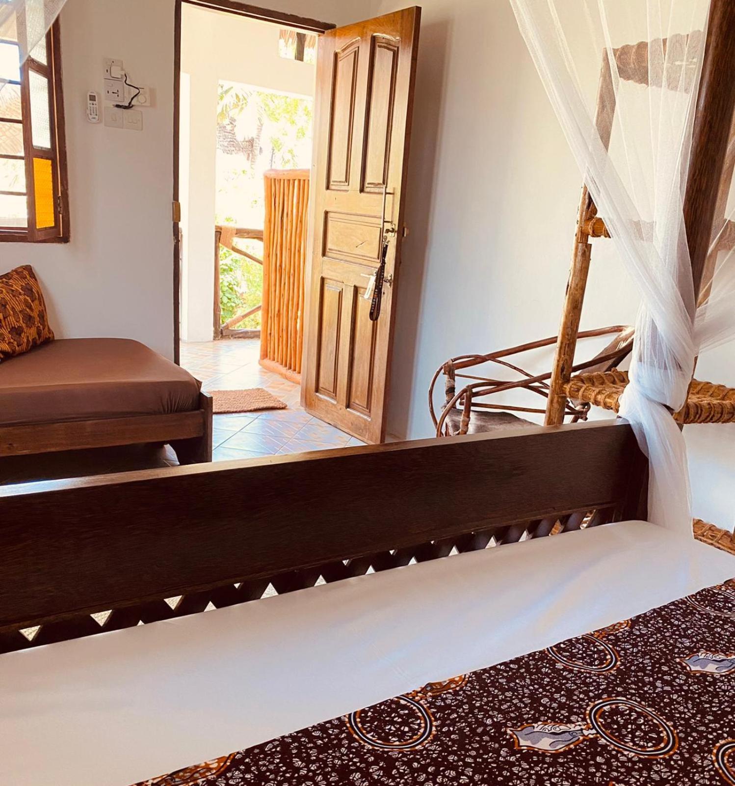 Helwas Zanzibar Beach Hotel Bwejuu Esterno foto