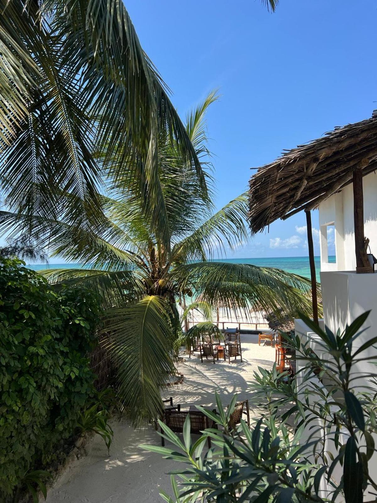 Helwas Zanzibar Beach Hotel Bwejuu Esterno foto